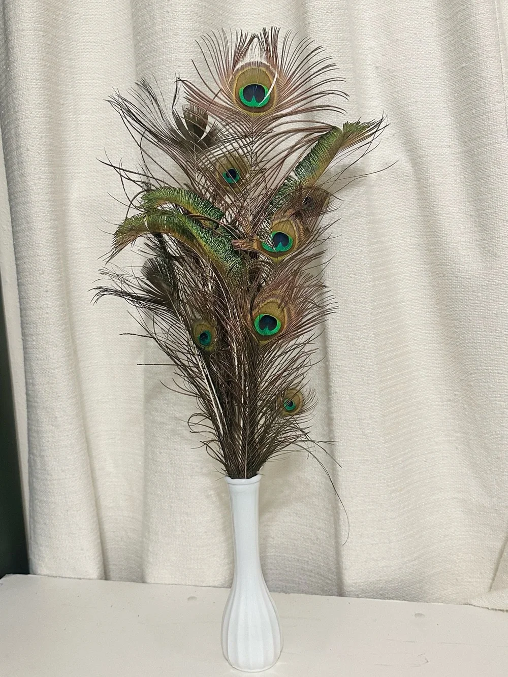 Vintage 1980s Peacock Feathers Milk Glass Flower Bud Vase Ribbed Edges 9